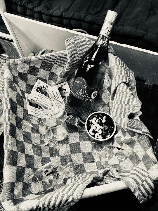 Nuit Insolite Sur Un Voilier Au Coeur De La Rochelle La Rochelle  Buitenkant foto